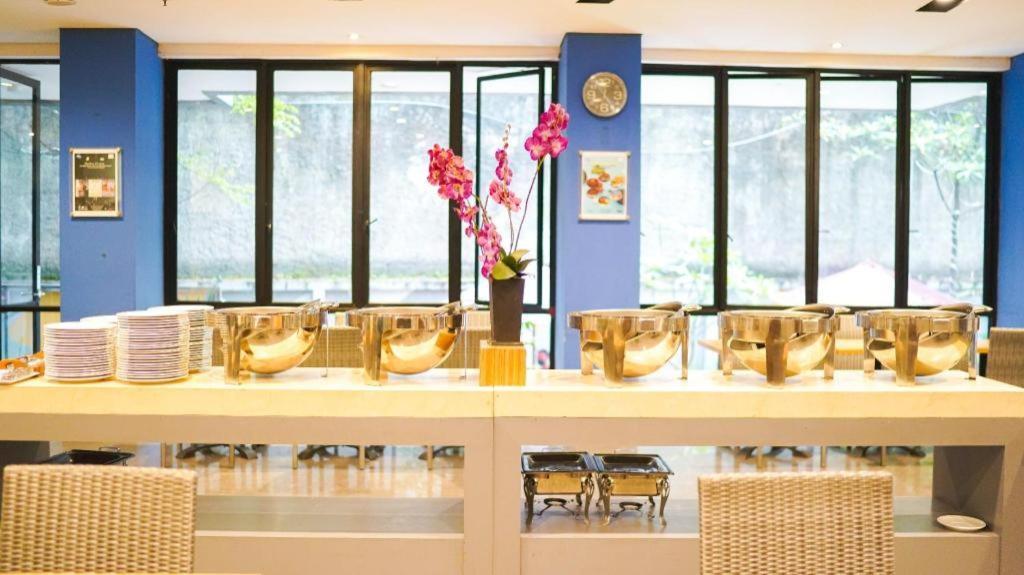 万隆法布酒店 外观 照片