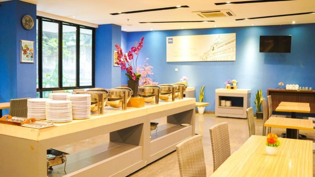 万隆法布酒店 外观 照片