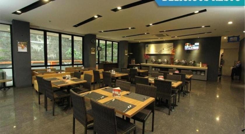 万隆法布酒店 外观 照片