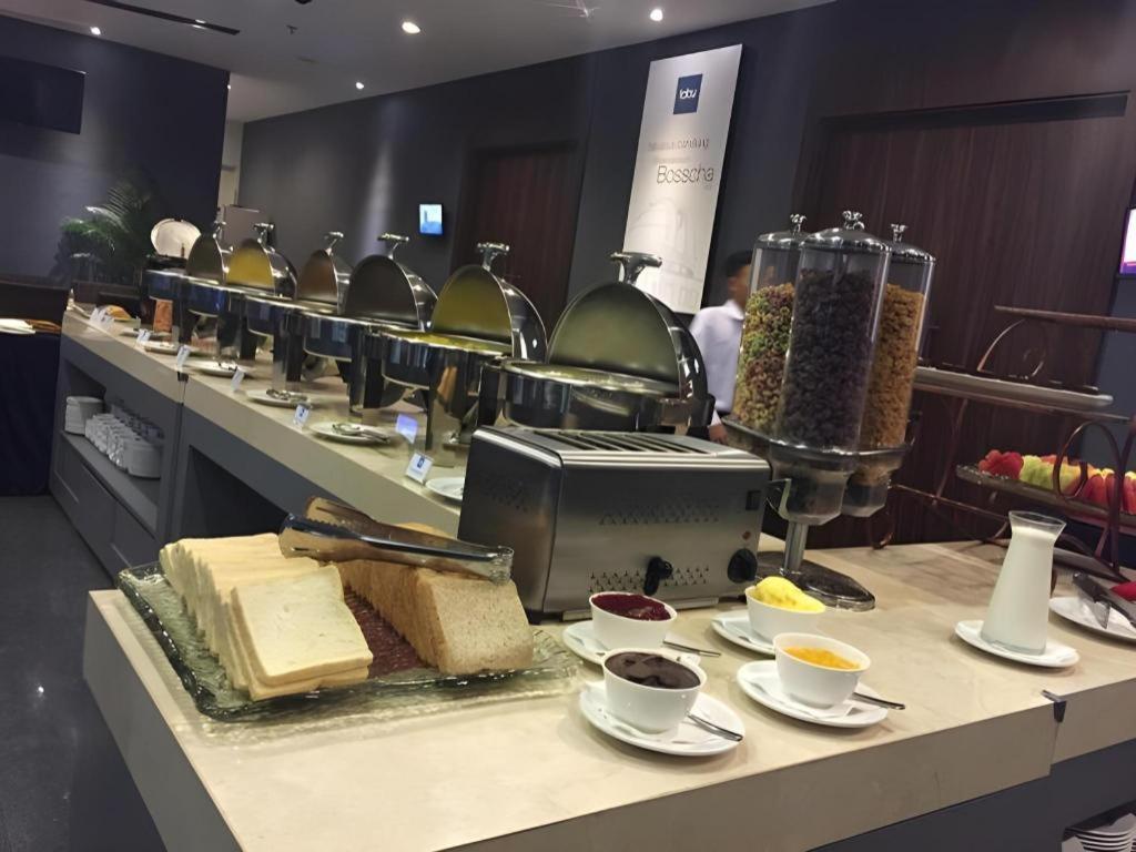 万隆法布酒店 外观 照片