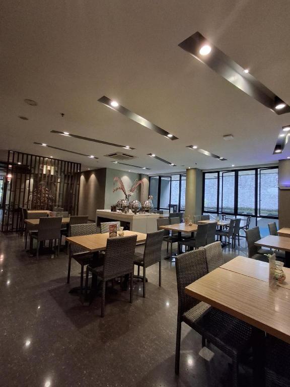 万隆法布酒店 外观 照片